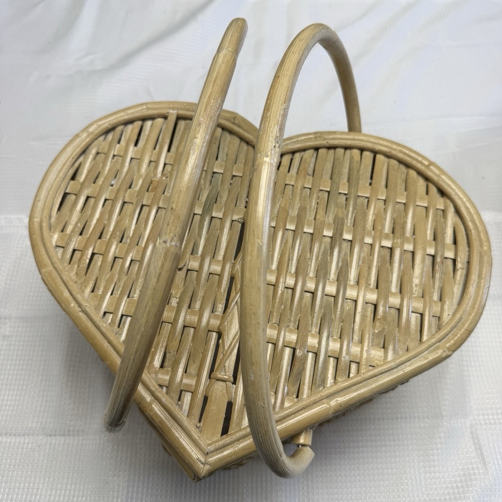 Vintage Heart Shaped Picnic Basket Large Sturdy Classic Woven Wicker Whitewash